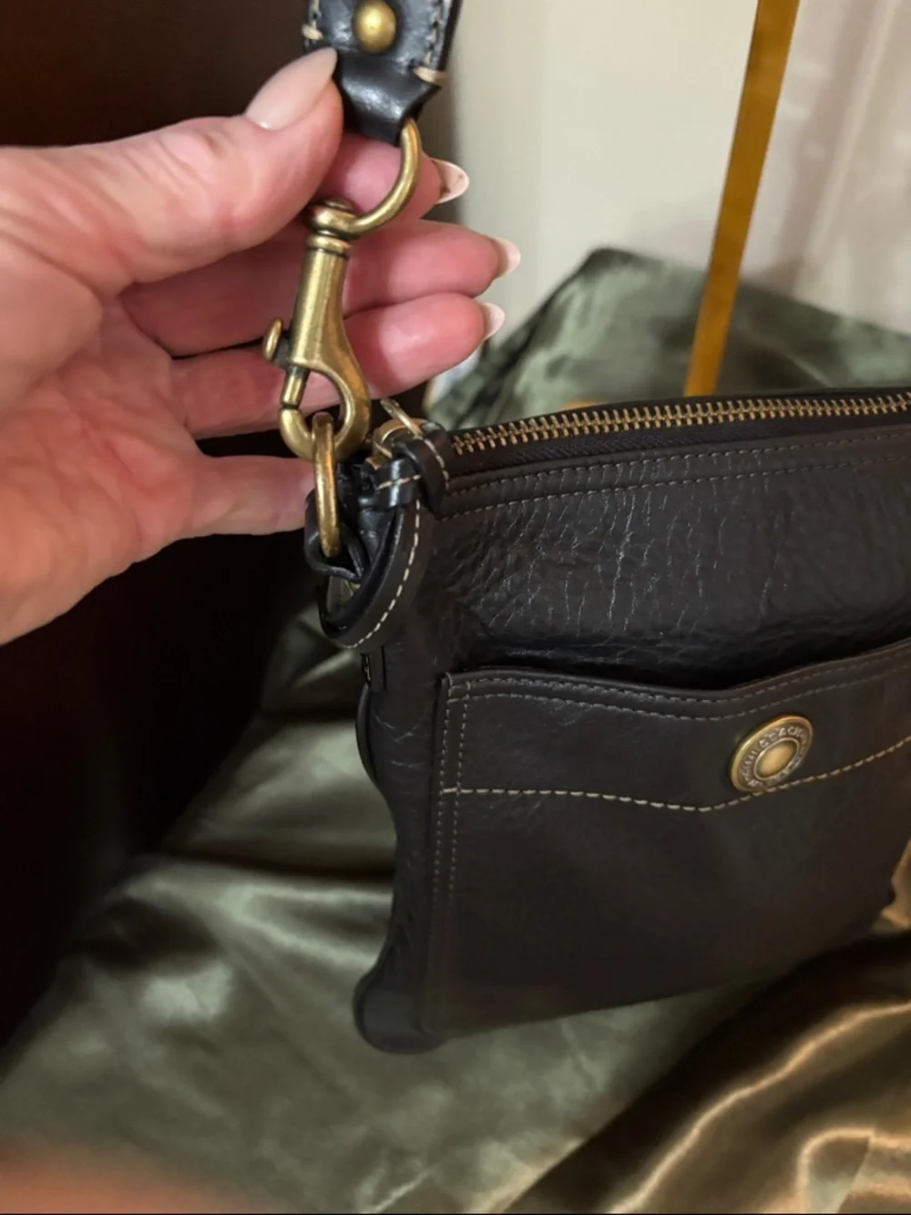 Vintage Coach small leather crossbody messenger bag late 90’s